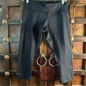Tommie Copper Sz Medium Leggings Core Compression Capri Yoga Black